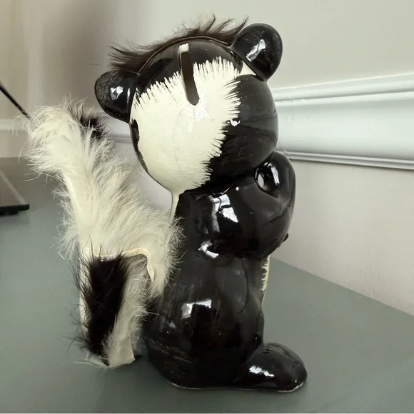 Set of 2 antique skunk banks - Picture 13 of 15